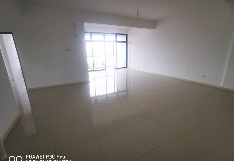 Bayu Residence - Newly Completed Huge Layout Unit For sale RM700k only