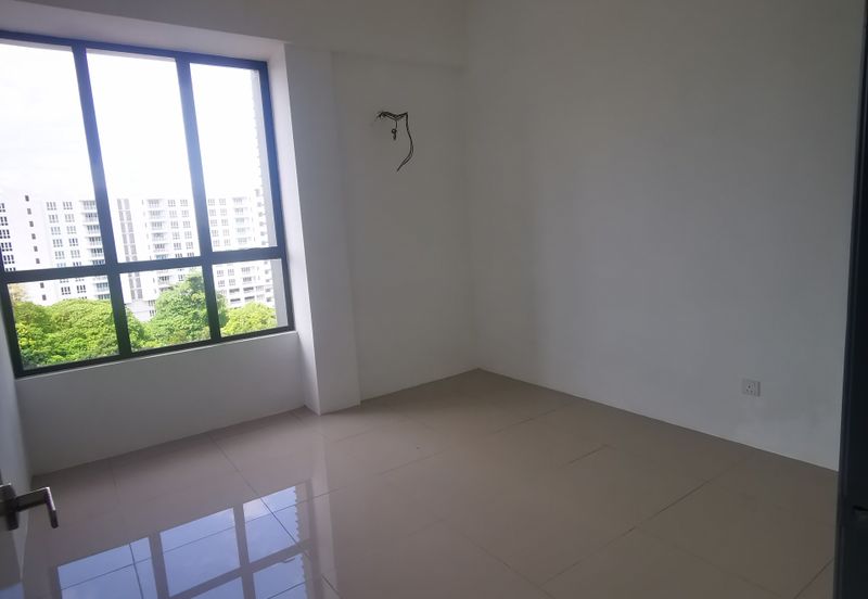 Bayu Residence - Newly Completed Huge Layout Unit For sale RM700k only