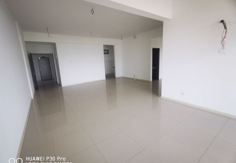 Bayu Residence - Newly Completed Huge Layout Unit For sale RM700k only