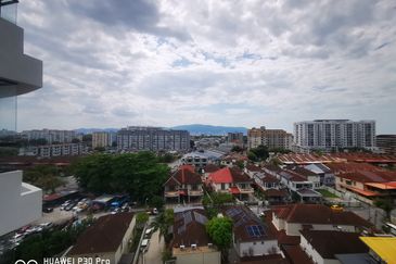 Bayu Residence - Newly Completed Huge Layout Unit For sale RM700k only