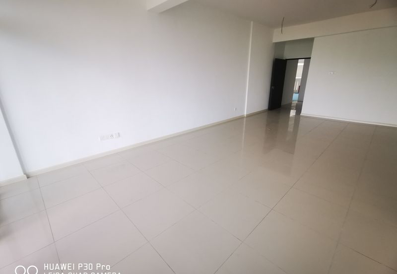 Bayu Residence - Newly Completed Huge Layout Unit For sale RM700k only