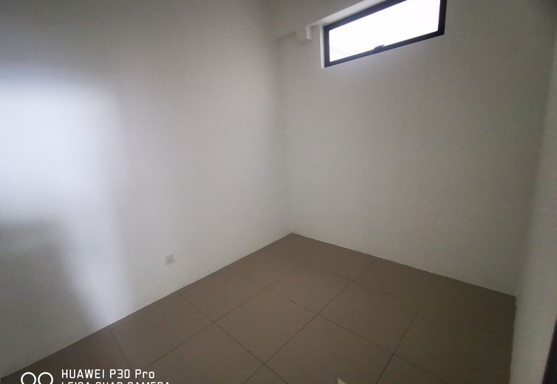 Bayu Residence - Newly Completed Huge Layout Unit Bare Unit RM1800