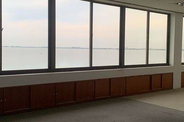 Green Hall - Georgetown Heritage Zone huge layout office for rent