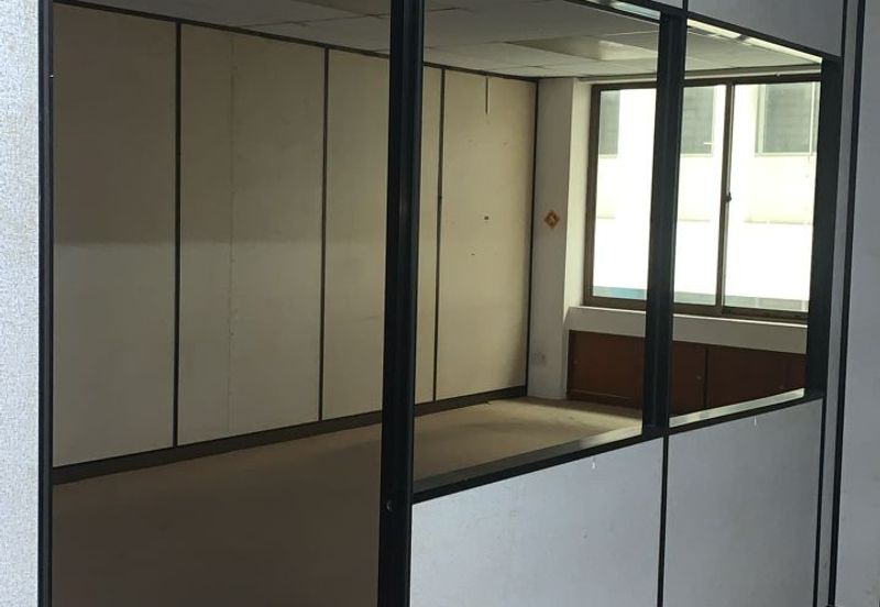 Green Hall - Georgetown Heritage Zone huge layout office with ready partition for rent