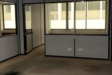 Green Hall - Georgetown Heritage Zone huge layout office with ready partition for rent