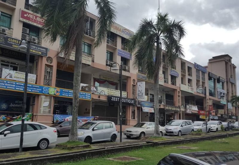 Bazaar Tanjung / Prima Tanjung