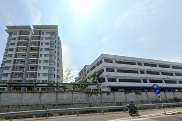 Delima Emas Apartment