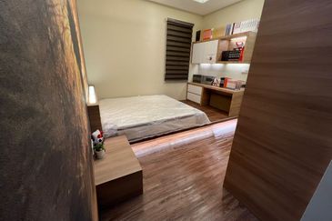 Arasia Perdana (The Clovers)