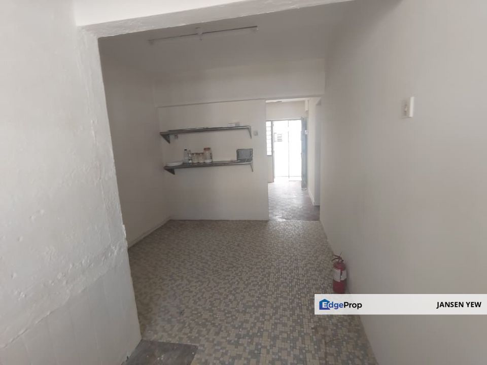 Pangsapuri Jalan Tengah - Rare in Market RM 200k, Penang, Bayan Baru