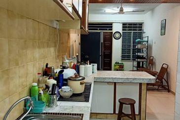 Taman Batu Bukit Flat