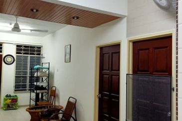 Taman Batu Bukit Flat