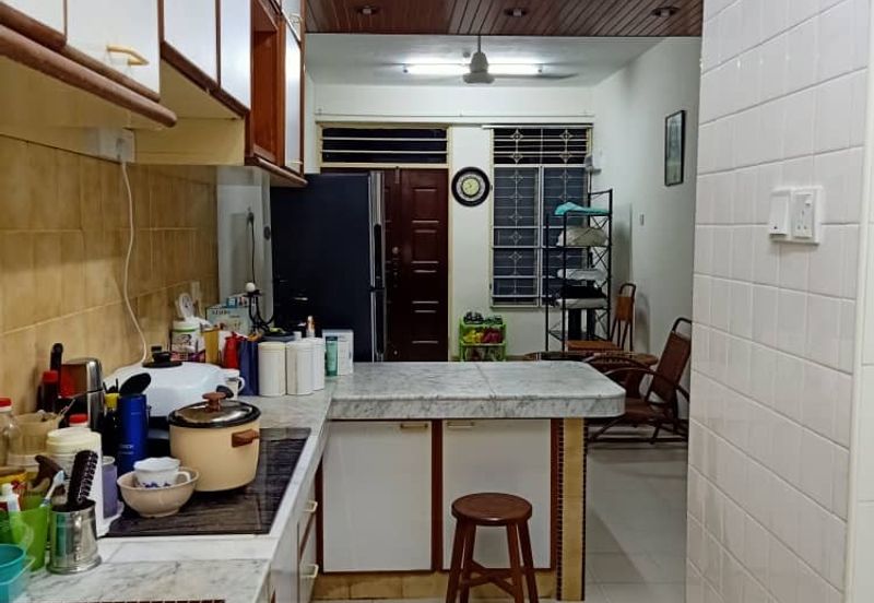 Taman Batu Bukit Flat