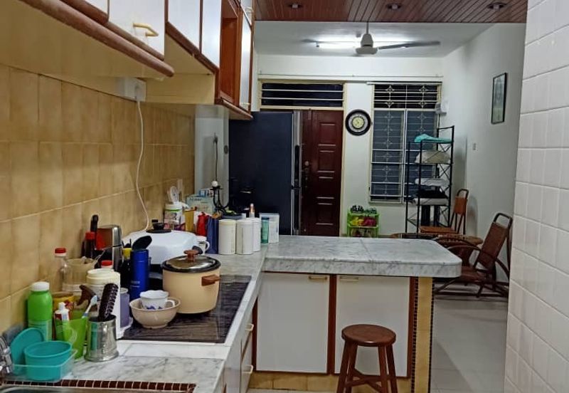 Taman Batu Bukit Flat