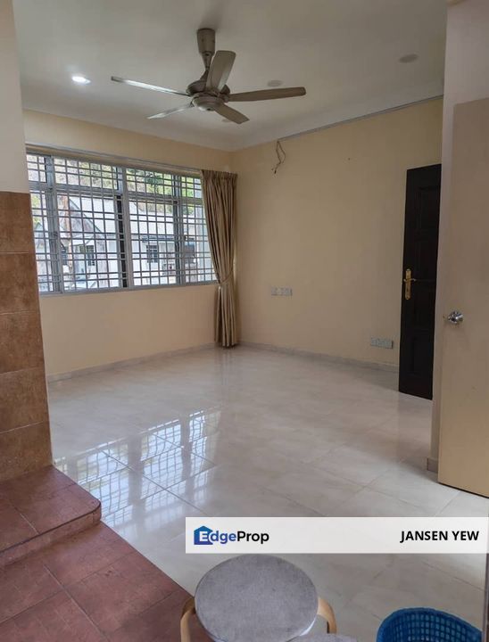 Mutiara Indah - Gelugor for sale top floor RM350k, Penang, Gelugor