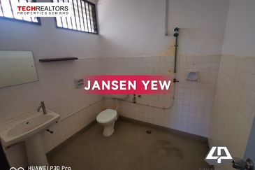 Lintang Sungai Ara - Double Storey Semi D with huge land for extension RM2.2mil