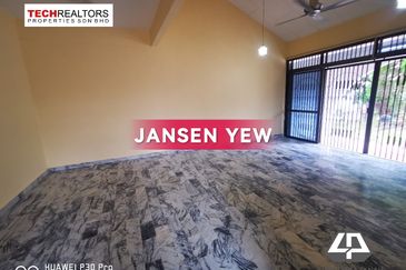Lintang Sungai Ara - Double Storey Semi D with huge land for extension RM2.2mil