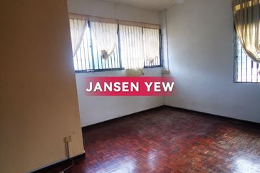 Lintang Sungai Ara - Double Storey Semi D with huge land for extension RM2.2mil