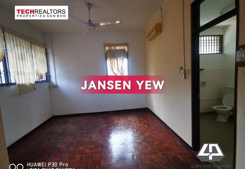 Lintang Sungai Ara - Double Storey Semi D with huge land for extension RM2.2mil