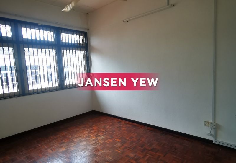 Lintang Sungai Ara - Double Storey Semi D with huge land for extension RM2.2mil