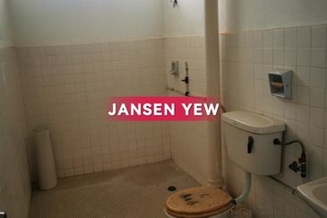 Lintang Sungai Ara - Double Storey Semi D with huge land for extension RM2.2mil