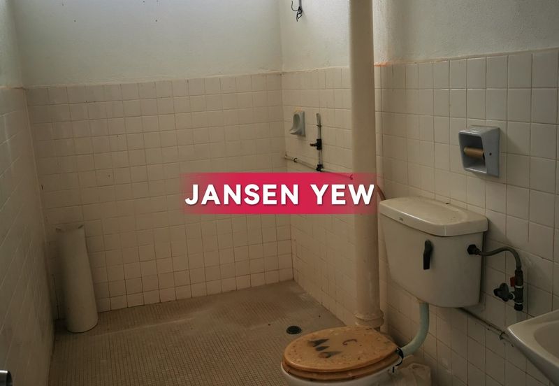 Lintang Sungai Ara - Double Storey Semi D with huge land for extension RM2.2mil