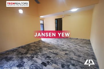 Lintang Sungai Ara - Double Storey Semi D with huge land for extension RM2.2mil