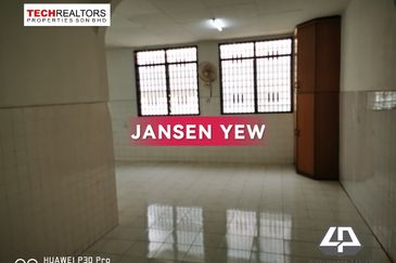 Lintang Sungai Ara - Double Storey Semi D with huge land for extension RM2.2mil