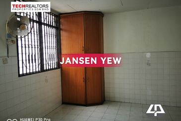 Lintang Sungai Ara - Double Storey Semi D with huge land for extension RM2.2mil