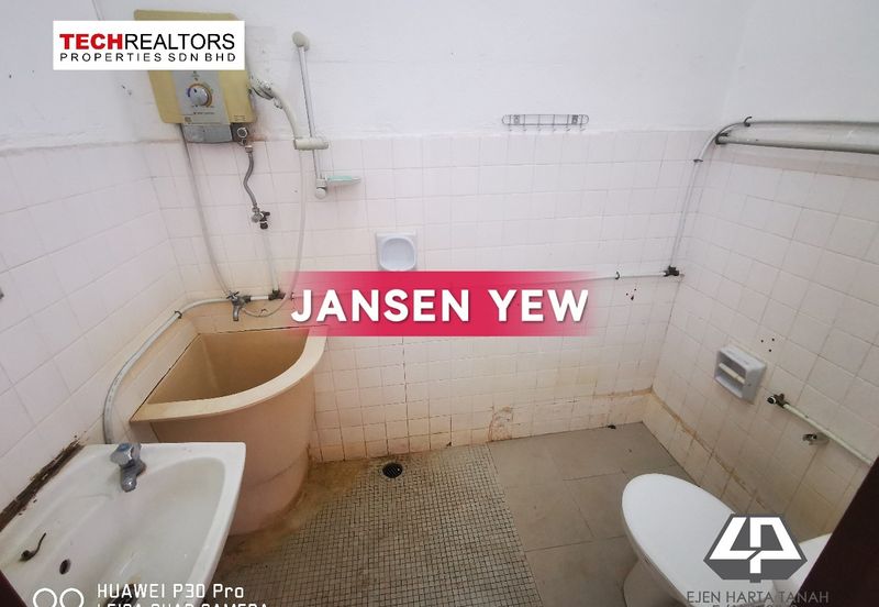 Lintang Sungai Ara - Double Storey Semi D with huge land for extension RM2.2mil