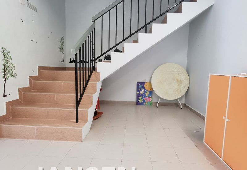 Kawasan Perumahan Sungai Emas - Double Storey Semi D, RM830k