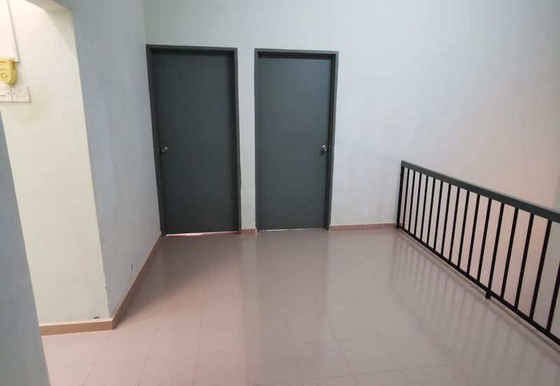 Kawasan Perumahan Sungai Emas - Double Storey Semi D, RM830k