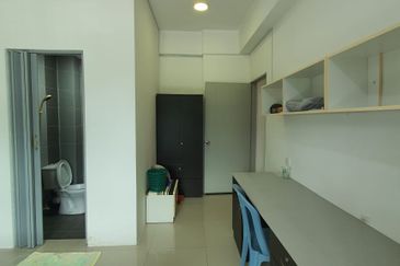 KAMPUS WEST CITY CONDOMINIUM, KAMPAR