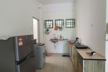 KAMPUS WEST CITY CONDOMINIUM, KAMPAR