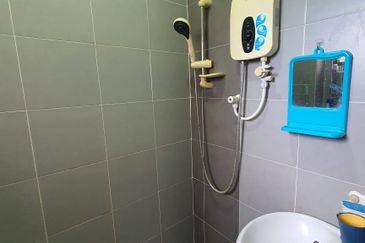 KAMPUS WEST CITY CONDOMINIUM, KAMPAR