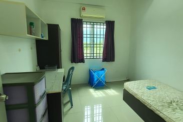 KAMPUS WEST CITY CONDOMINIUM, KAMPAR