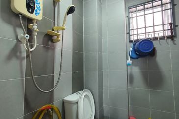 KAMPUS WEST CITY CONDOMINIUM, KAMPAR