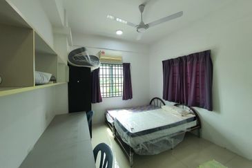 KAMPUS WEST CITY CONDOMINIUM, KAMPAR