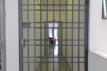 KAMPUS WEST CITY CONDOMINIUM, KAMPAR