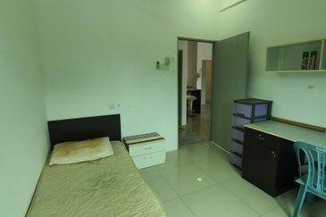 KAMPUS WEST CITY CONDOMINIUM, KAMPAR