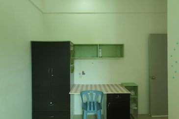 KAMPUS WEST CITY CONDOMINIUM, KAMPAR