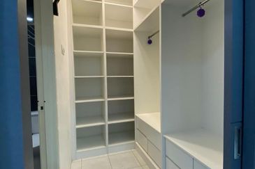 ANJUNG BERCHAM UTAMA