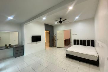 ANJUNG BERCHAM UTAMA