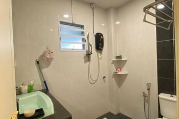 ANJUNG BERCHAM UTAMA