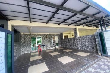 ANJUNG BERCHAM UTAMA