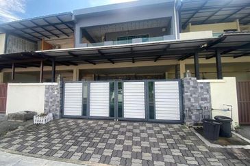 ANJUNG BERCHAM UTAMA