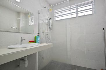 PANORAMA LAPANGAN SAUJANA (GREEN PARK)