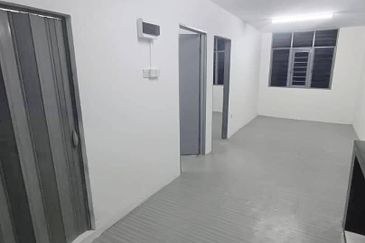 Taman Putri Kulai Flat