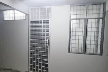 Taman Putri Kulai Flat