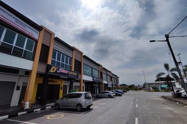 Jalan Pasir Puteh, Station 18