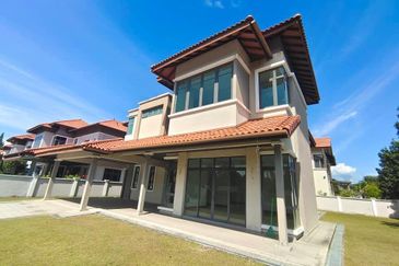 FLORA TROPIKA (THE THOMPSON)